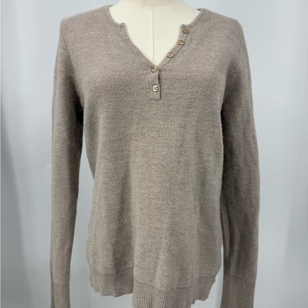 Wicked Wool extra fine Merino wool base layer oatmeal color V-neck sweater XL